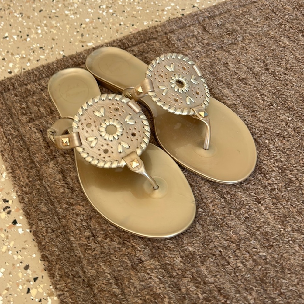 Women’s gold jack rogers size 7